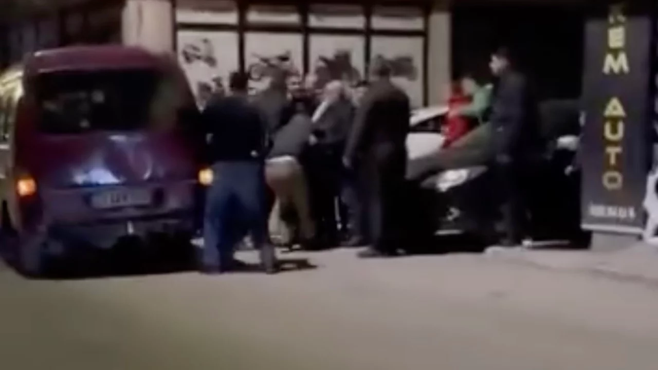 Bursa'da iki aile birbirine girdi! Mahalle sakinleri kavganın arasında kaldı