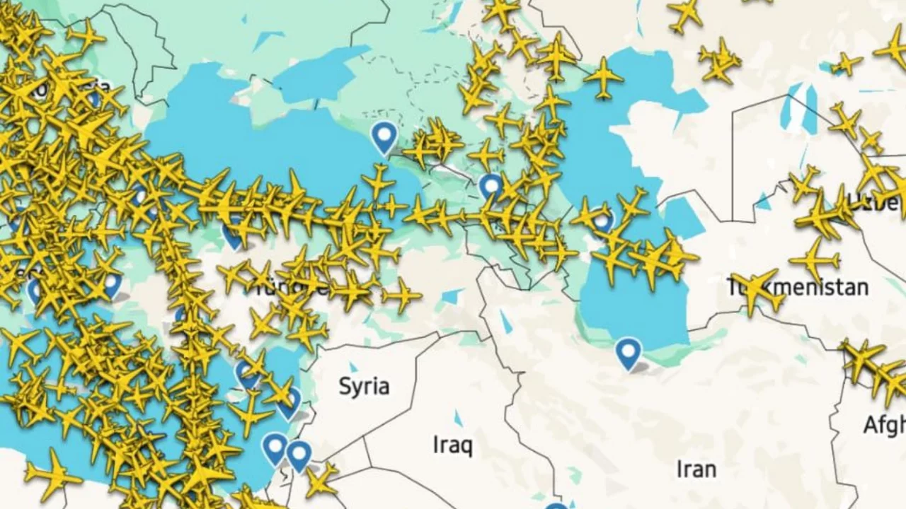 Havada alarm! İsrail vurdu, Orta Doğu hava sahası bu hale geldi...