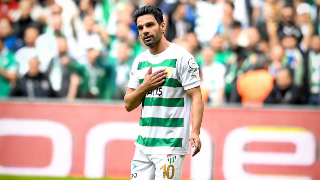 Bursaspor teknik patronundan kritik açıklamalar: "8 hafta yok"