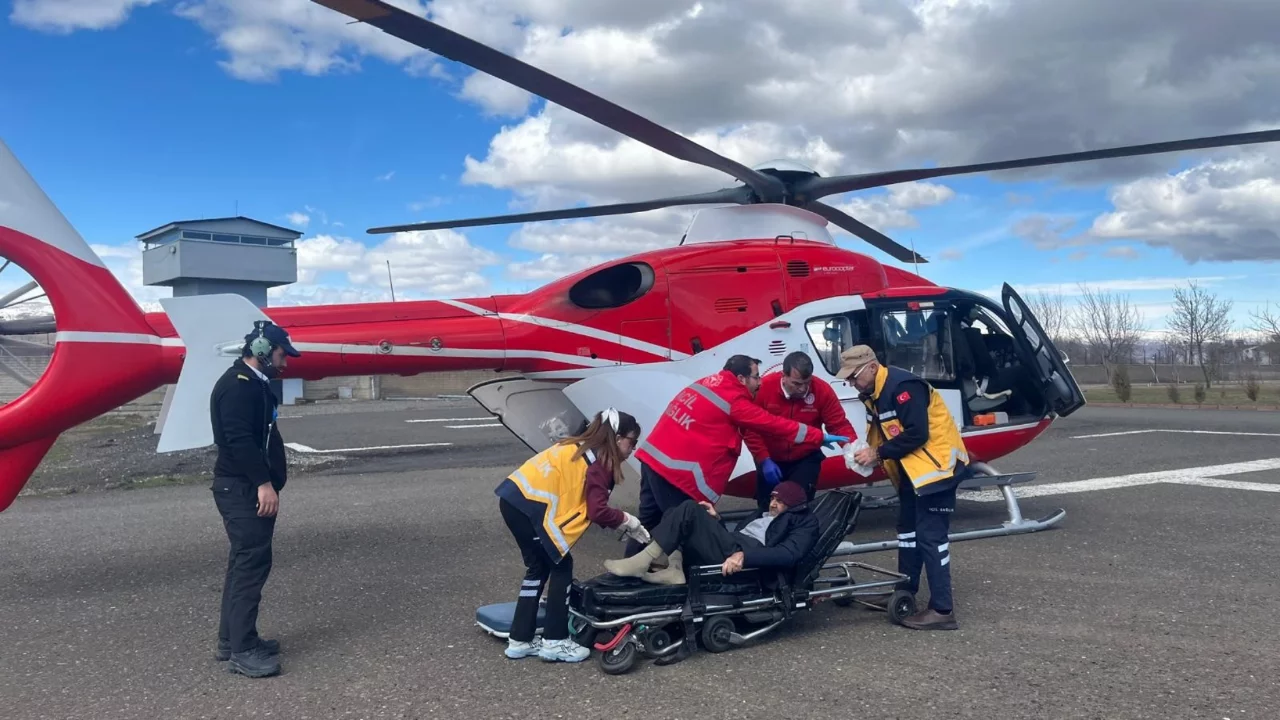 Helikopter ambulans diyaliz hastası havalandı