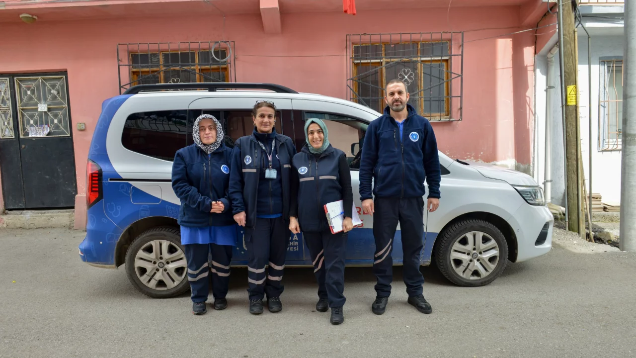 Bursa Büyükşehir evde bakım ve temizlik hizmetiyle gönüllere dokunuyor