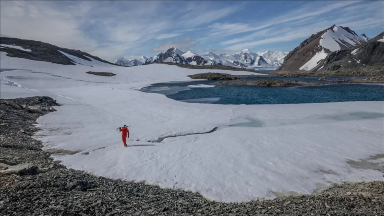 Antarktika'da göl ve deniz ekosistemleri üzerine çok disiplinli çalışma