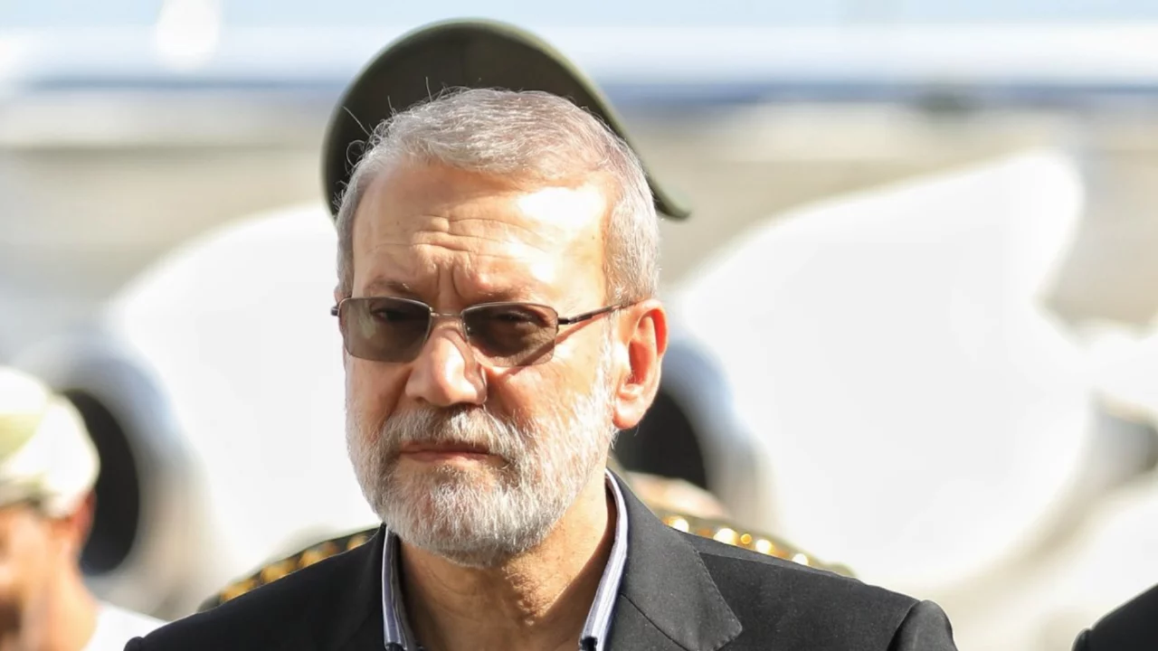 Laricani: ABD ve İsrail'i daha önce hiç karşılaşmadıkları bir güçle vuracağız