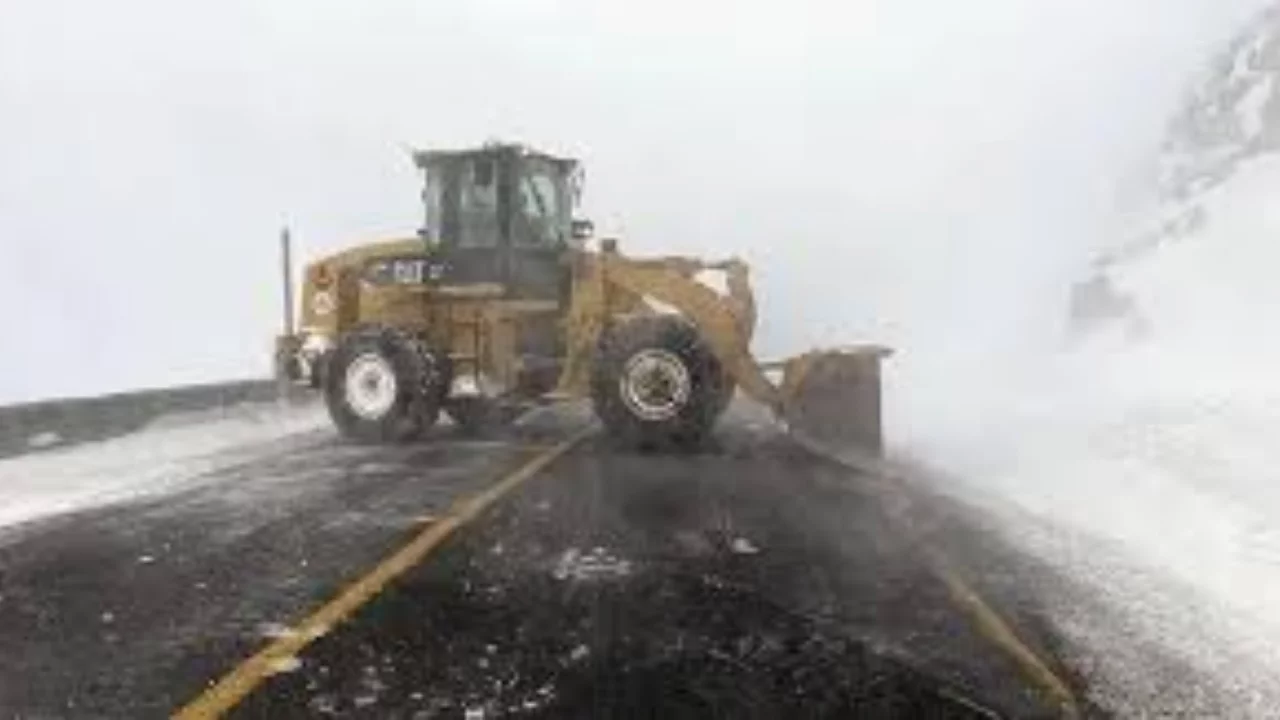 Ardahan-Şavşat kara yolu ulaşıma açıldı