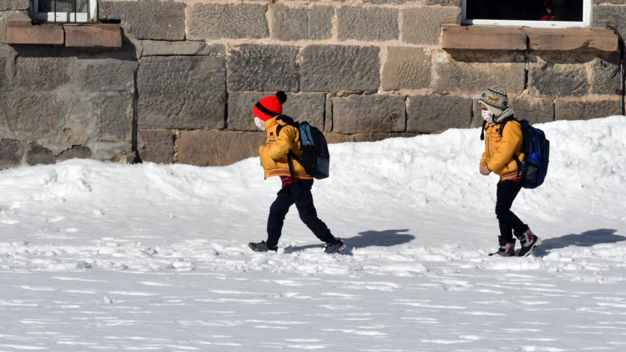 Ordu'nun bazı ilçelerinde eğitime kar engeli 