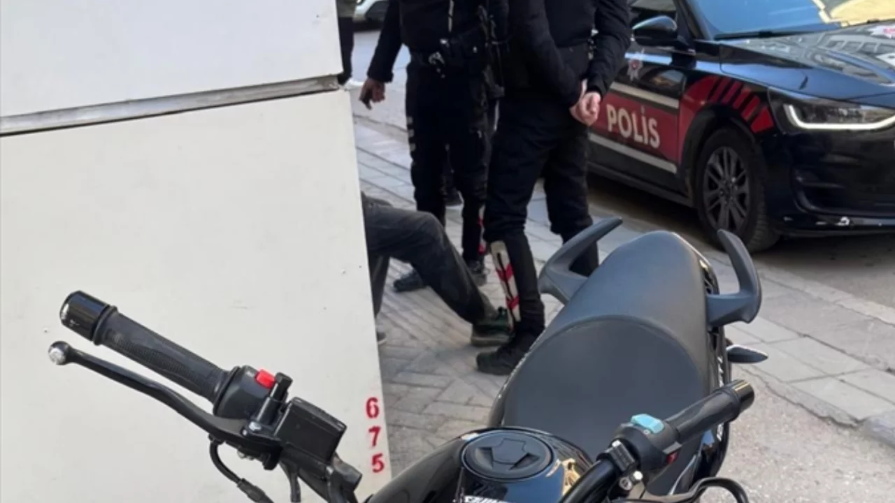 Eskişehir'de polisten kaçan motosiklet sürücüsüne 436 bin lira ceza
