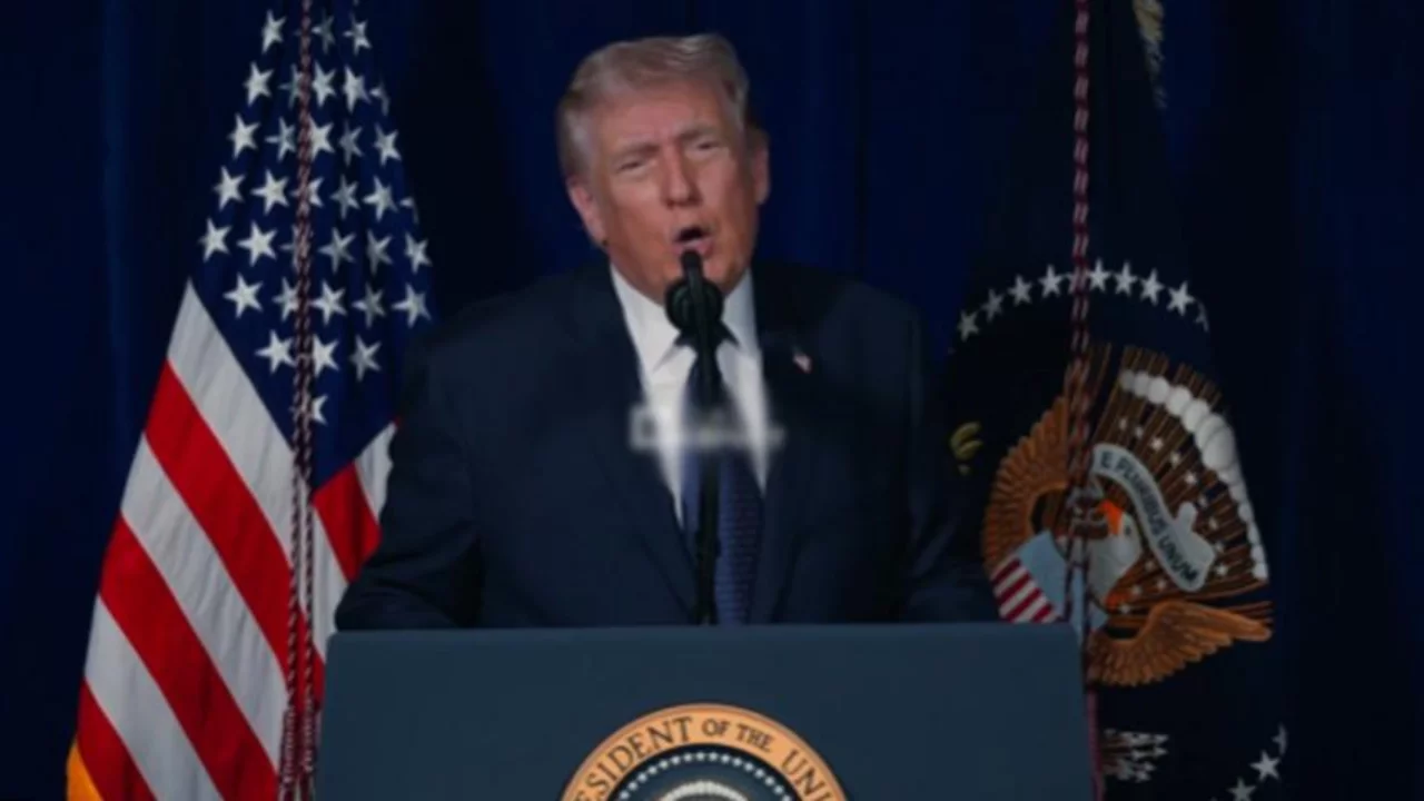 Donald Trump İranlılara seslendi: "Sizi ülkelerini geri almaya çağırıyorum, Amerika sizinle"