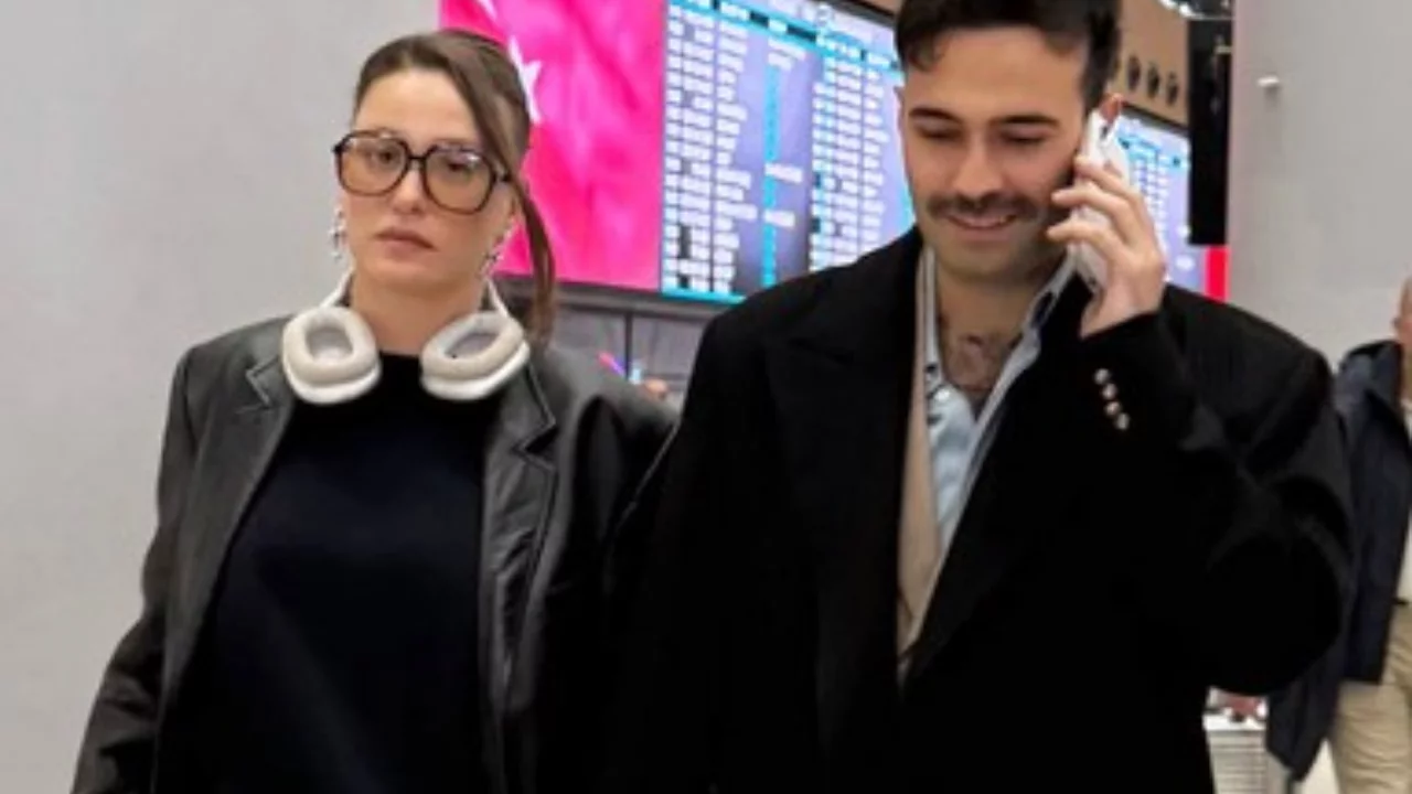  Serenay Sarıkaya ile Mert Demir, Türkiye'ye döndü 