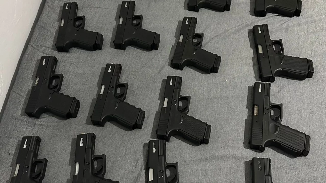 İstanbul'da 19 kaçak tabanca ele geçirildi