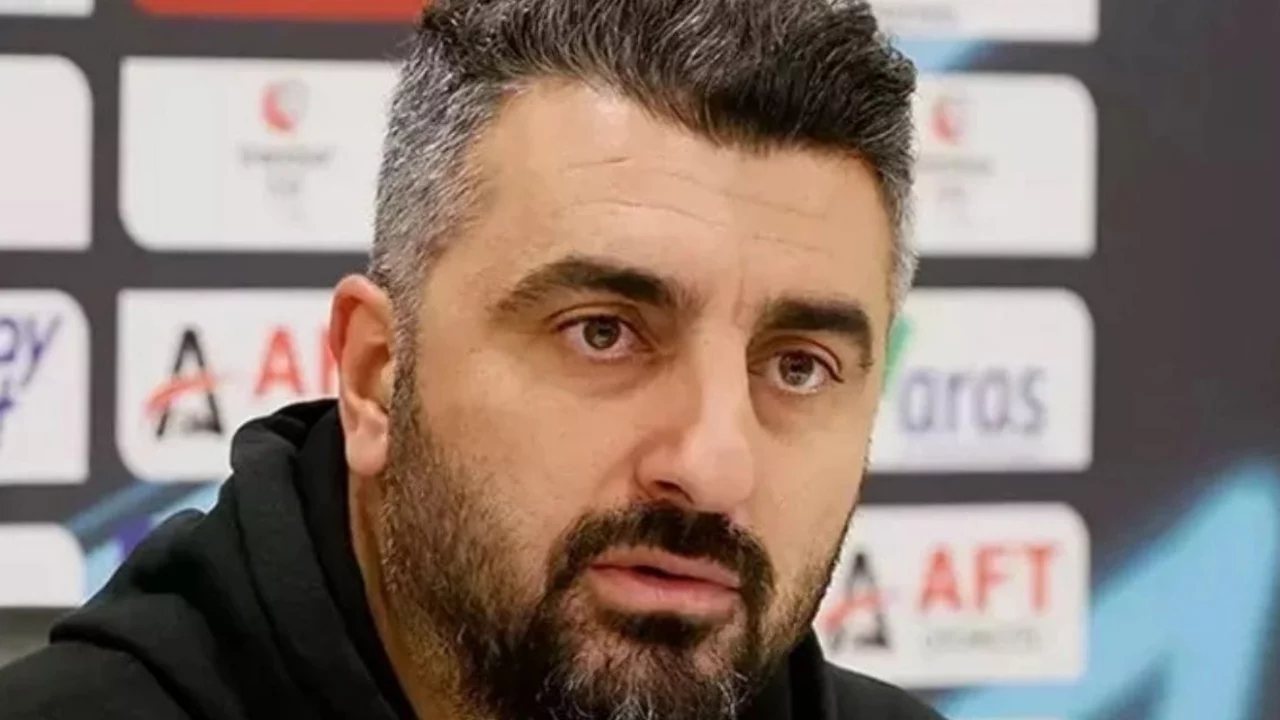 İlk galibiyetini çok farklı aldı sürekli gol yiyen rakip oyuncuları kutladı 