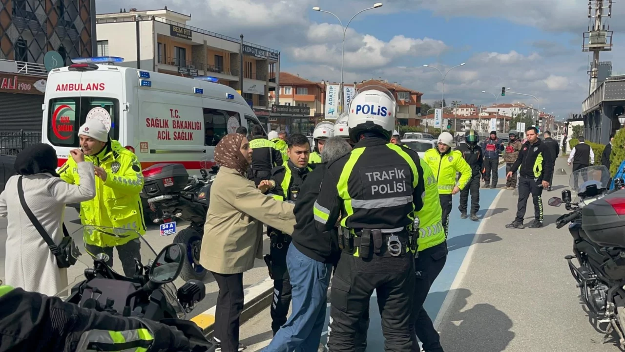 Trafikte tekme tokat kavga eden 2 sürücü yaralandı 