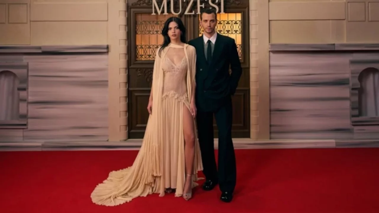  Masumiyet Müzesi'nin Füsun'u Eylül Lize Kandemir'den Demet Akalın'a cevap verdi 