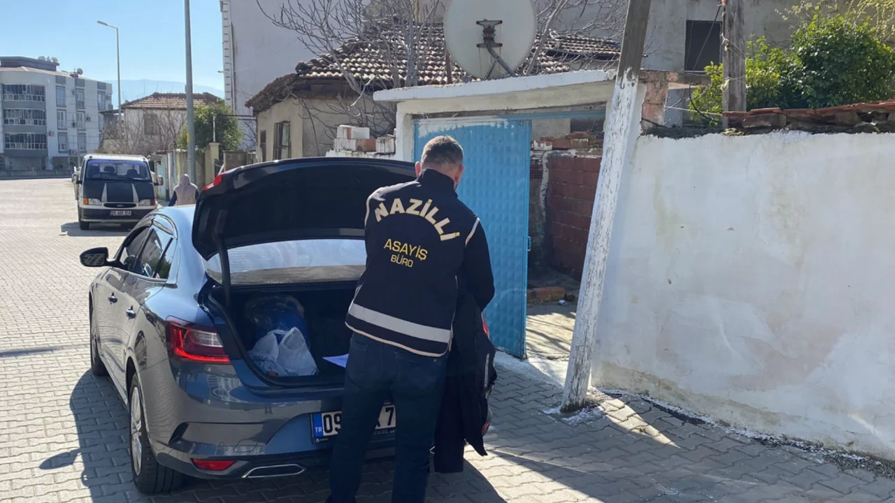 Kız arkadaşını bıçaklayarak katletti