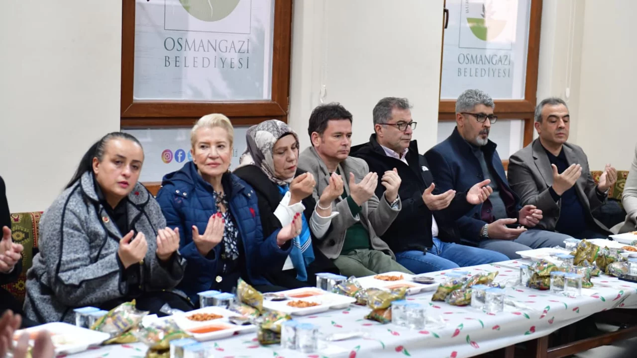 Osmangazi'de Ramazan hem sofralarda hem meydanlarda yaşanıyor