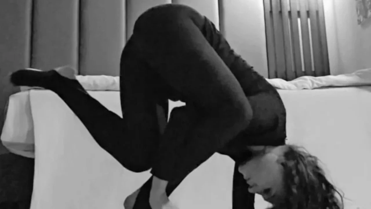  Uzak Şehir'in Fidan'ı İlkay Kayku'dan yoga pozları geldi 