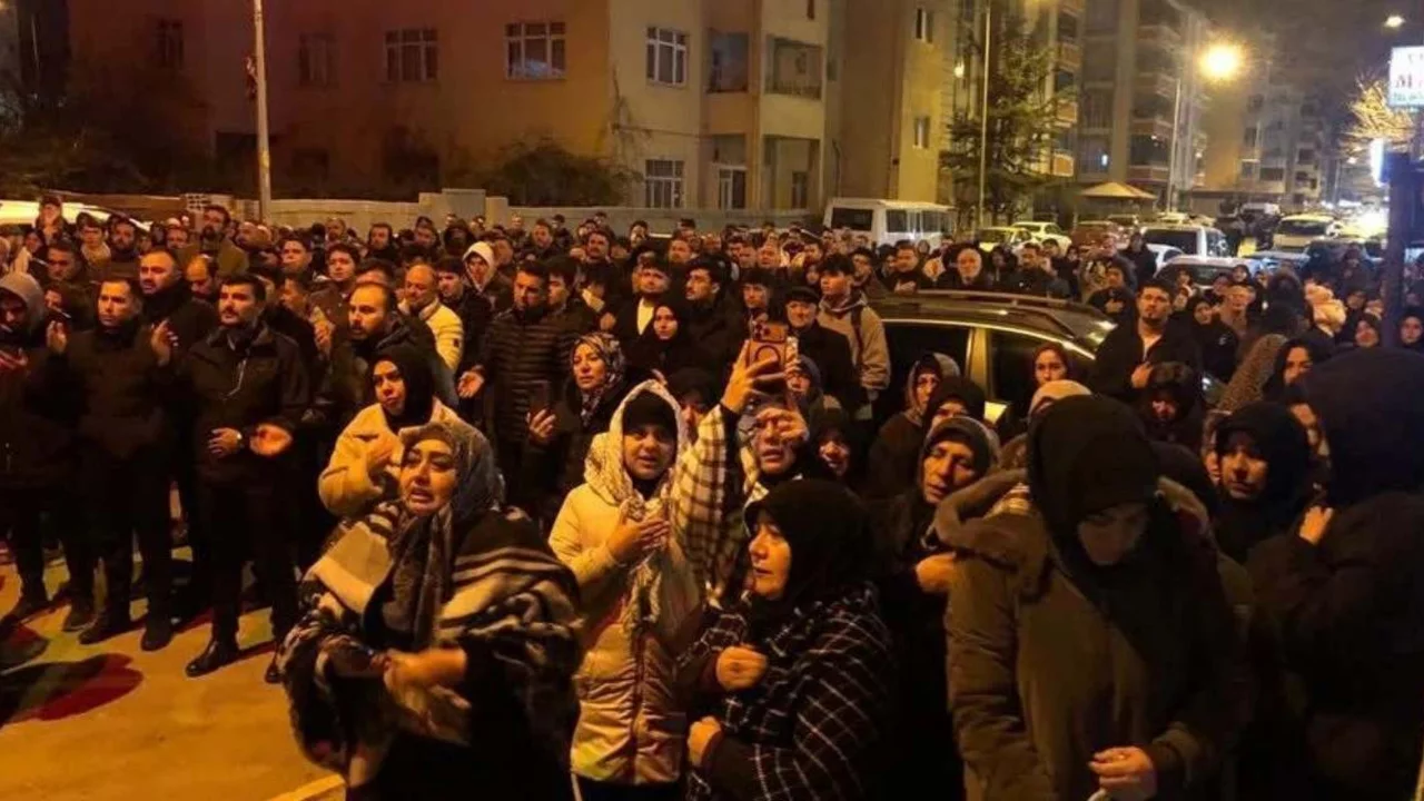 Iğdır'da ABD ve İsrail'in İran'a saldırıları protesto edildi