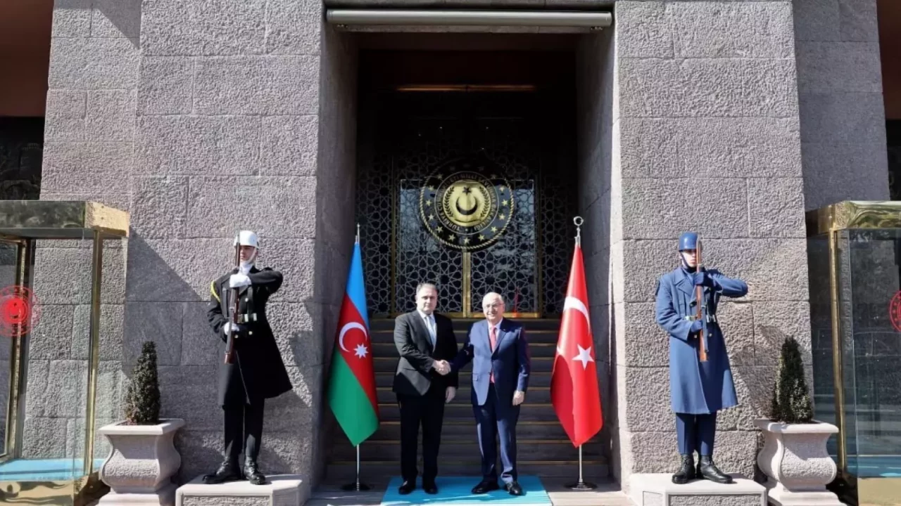 Bakan G&uuml;ler, Azerbaycanlı mevkidaşı Mustafayev ile g&ouml;r&uuml;şt&uuml;