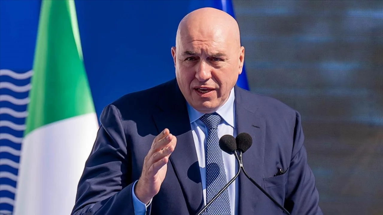 Dubai'de mahsur kalan İtalya Savunma Bakanı Crosetto ülkesine döndü