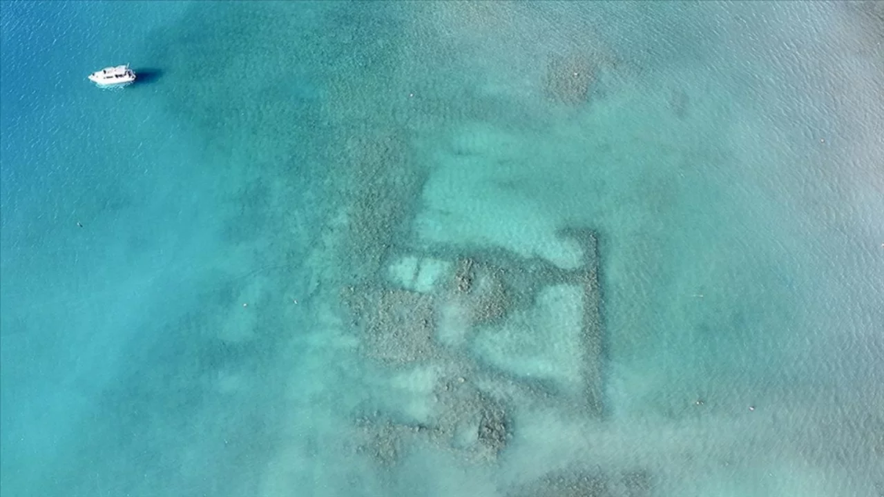 Fethiye'de deniz dibindeki tarihi kalıntılar koruma altına alındı
