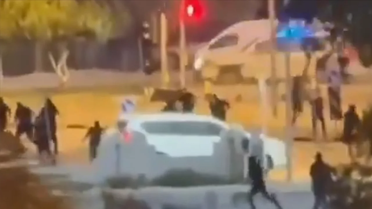 Bahreyn'de İran yanlısı göstericiler ile güvenlik güçleri arasında çatışma yaşandı