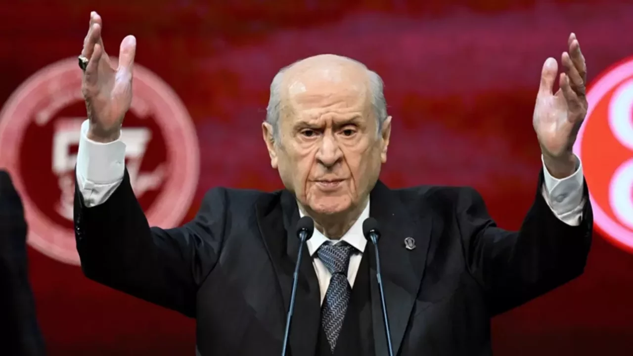 Hameney'in öldürülmesine ilk tepki! Kürsüden ağzına geleni söyledi