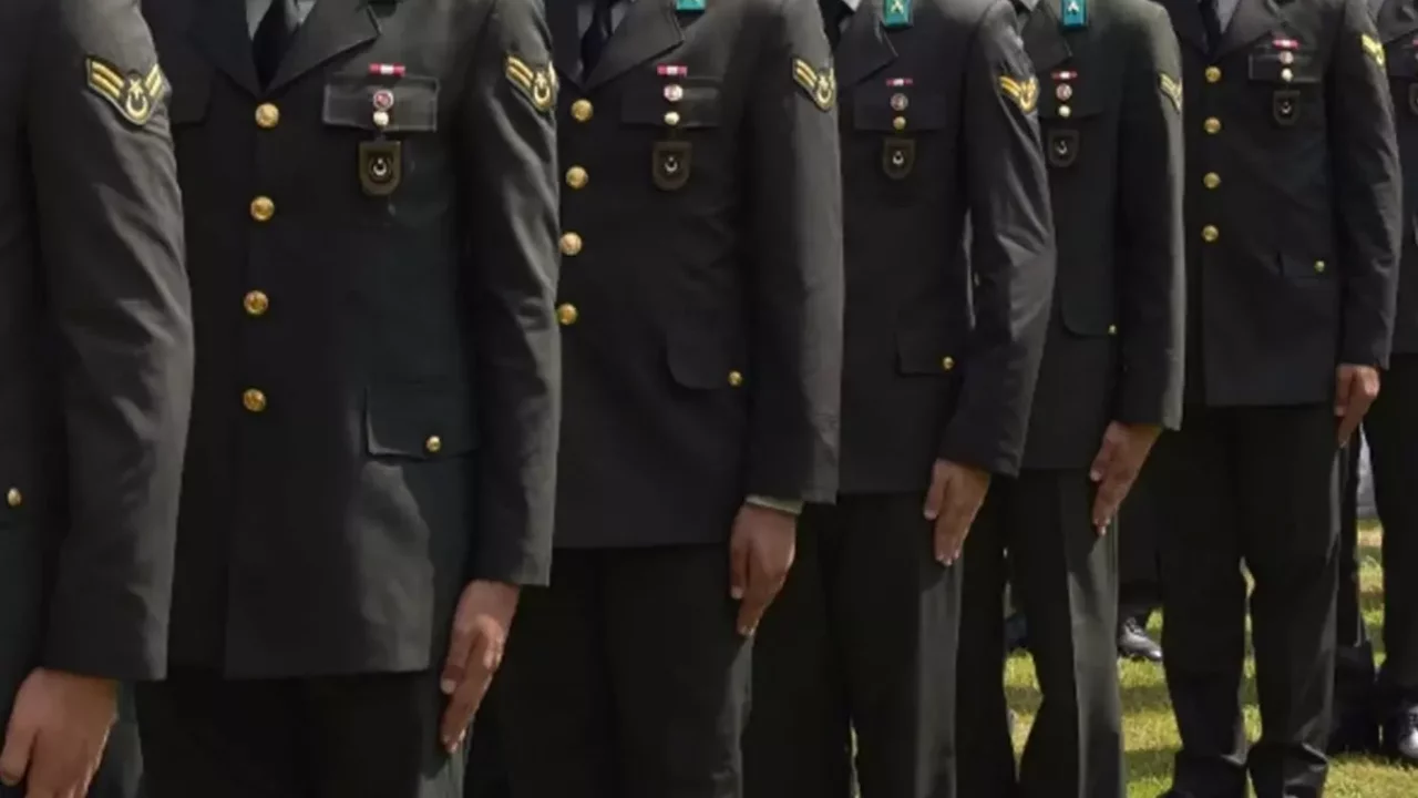 Kara Kuvvetleri'ne FETÖ operasyonu! Çok sayıda asker gözaltına alındı