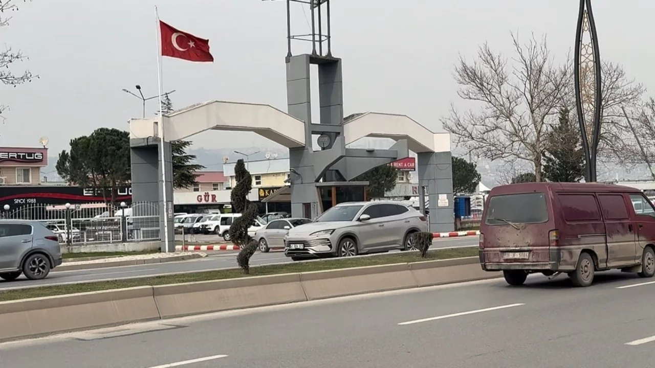Haciz memurları boş dükkanla karşılaştı: Galerici ortadan kayboldu