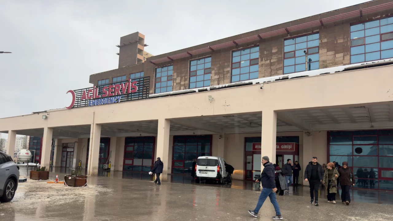 Diyarbakır'da yol verme kavgası: 2 yaralı