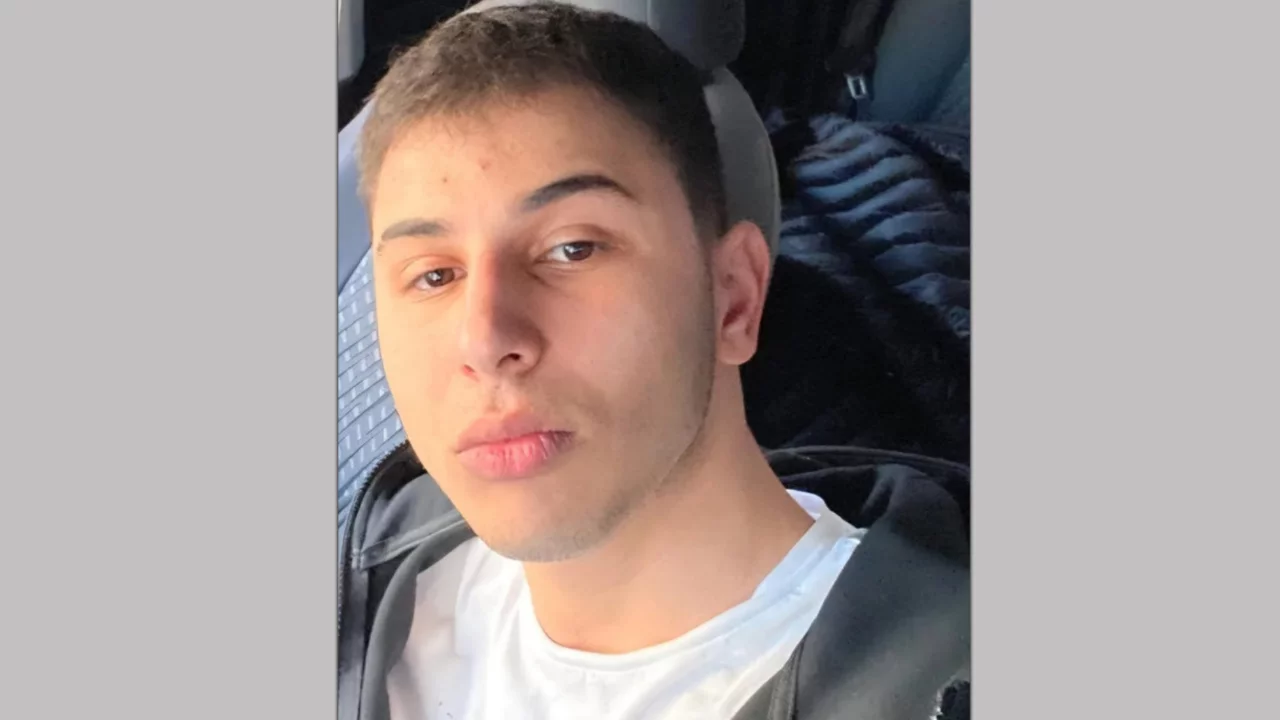 Asker eğlencesinde araçtan düşen genç can verdi