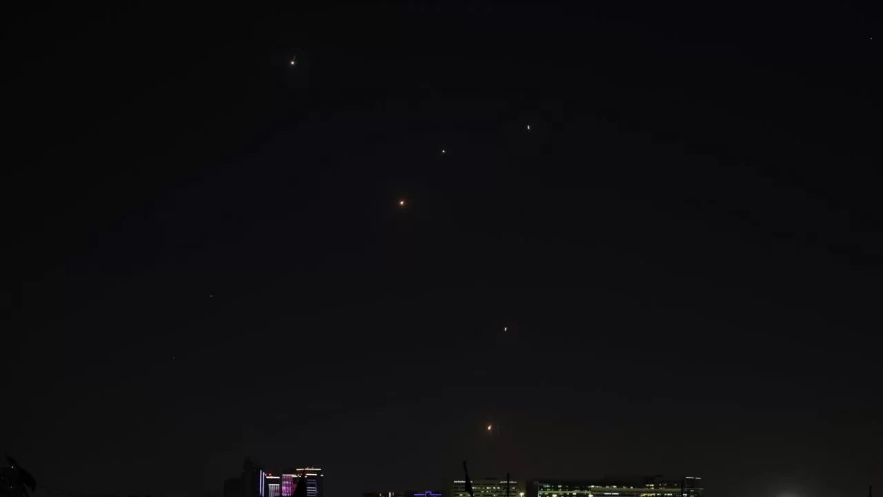 Katar İran'dan fırlatılan iki balistik füzeyle hedef alındı
