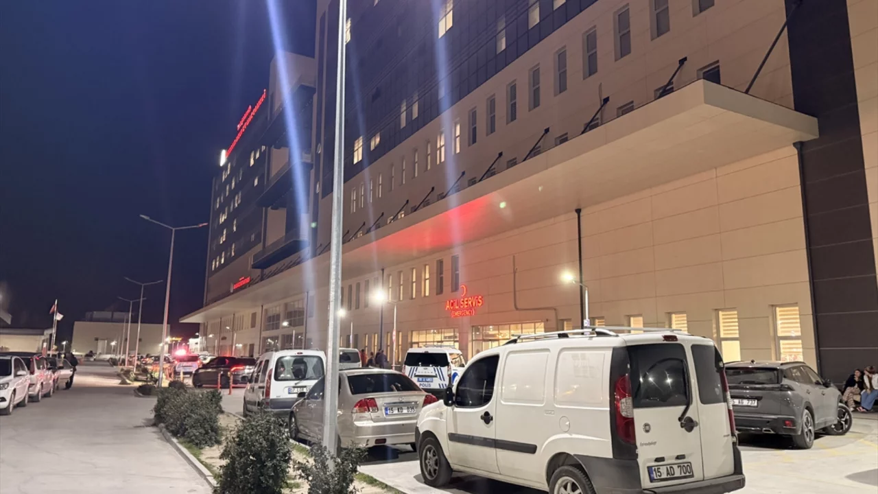 Burdur'da polisin "dur" ihtarına uymayıp otomobille çarpışan motosikletin sürücüsü öldü 