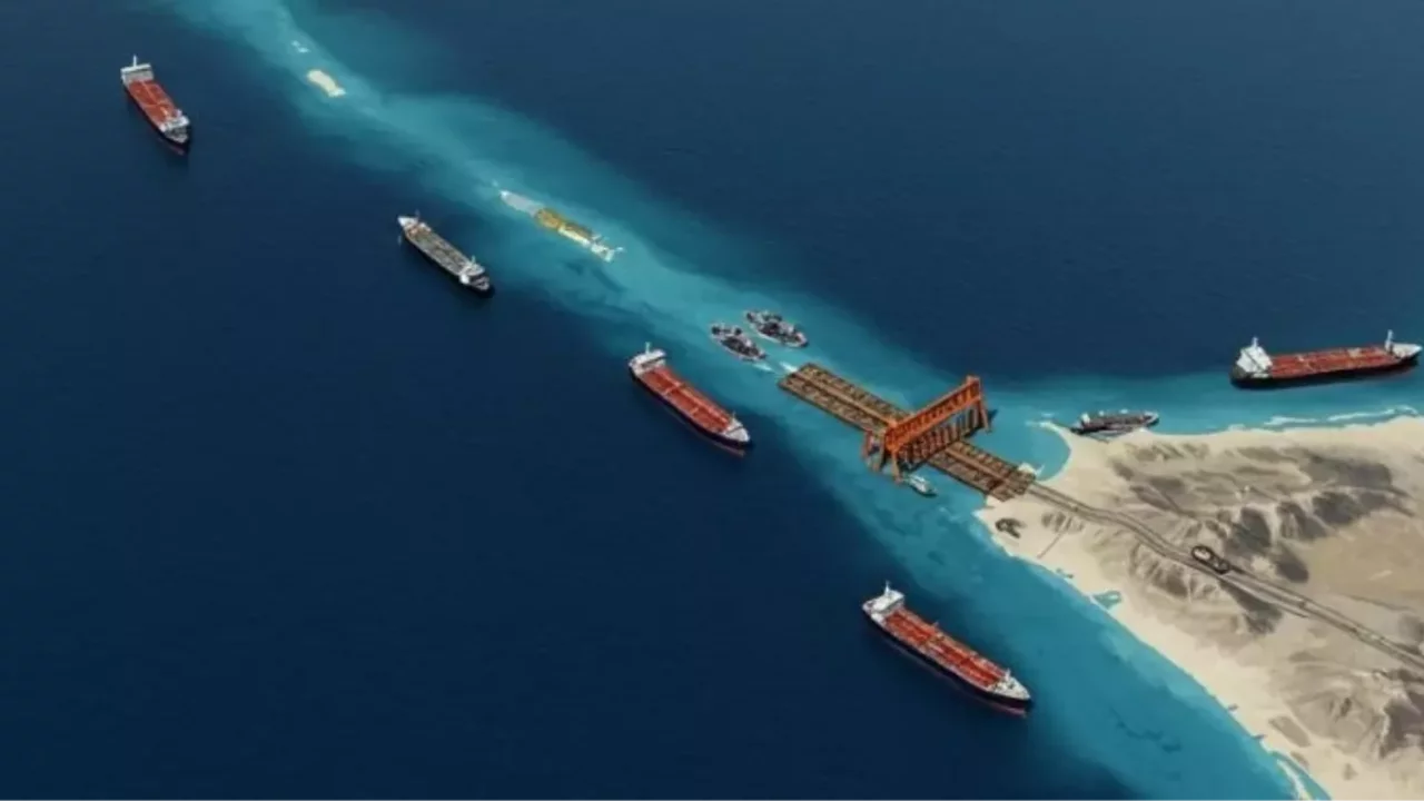 İran: Hürmüz Boğazı'nda 10 petrol tankerini vurduk