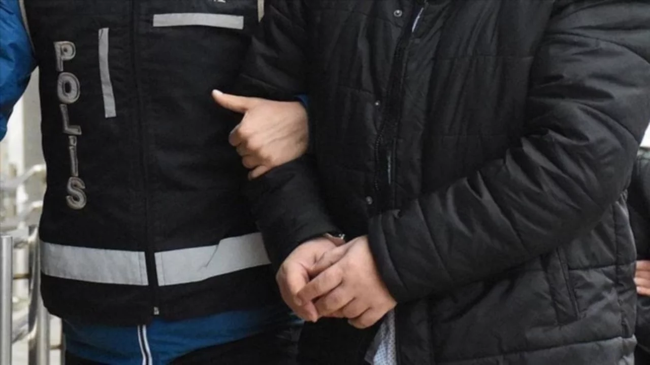 İzmir'de "torbacı"lara dağıtılacak 366 bin 400 uyuşturucu hap ele ge&ccedil;irildi