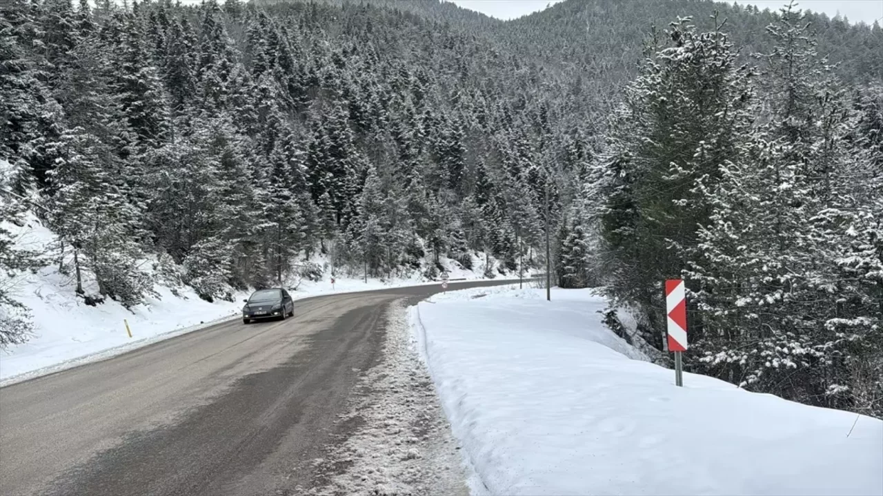 Karabük'ün yüksek kesimlerine kar yağdı