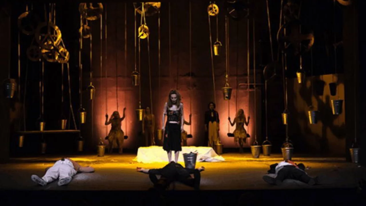 Bursa Devlet Tiyatrosu "Bencil Dev" oyununun prömiyerini gerçekleştirdi