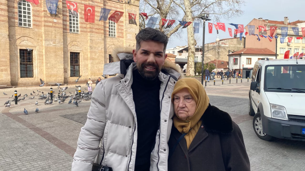 Bursa'da Mehmet Çevik sahnelere ara verdi, Ramazan'da maneviyata yöneldi