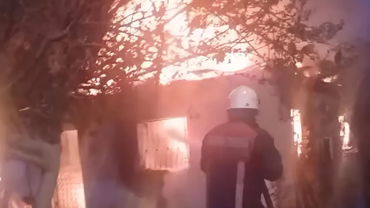 Sobadan çıkan yangın evi kül etti