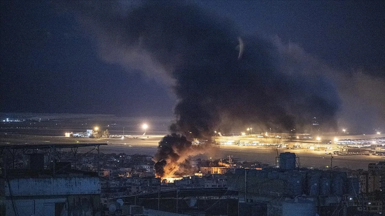 İsrail ordusu Lübnan'ın başkenti Beyrut'ta 2 araca hava saldırısı düzenledi
