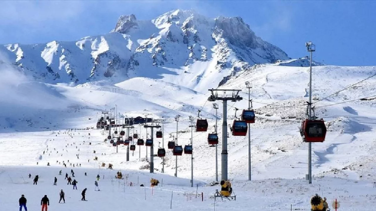 Kayak tatili yapmak isteyen koşacak! 275 santimetreye ulaştı...