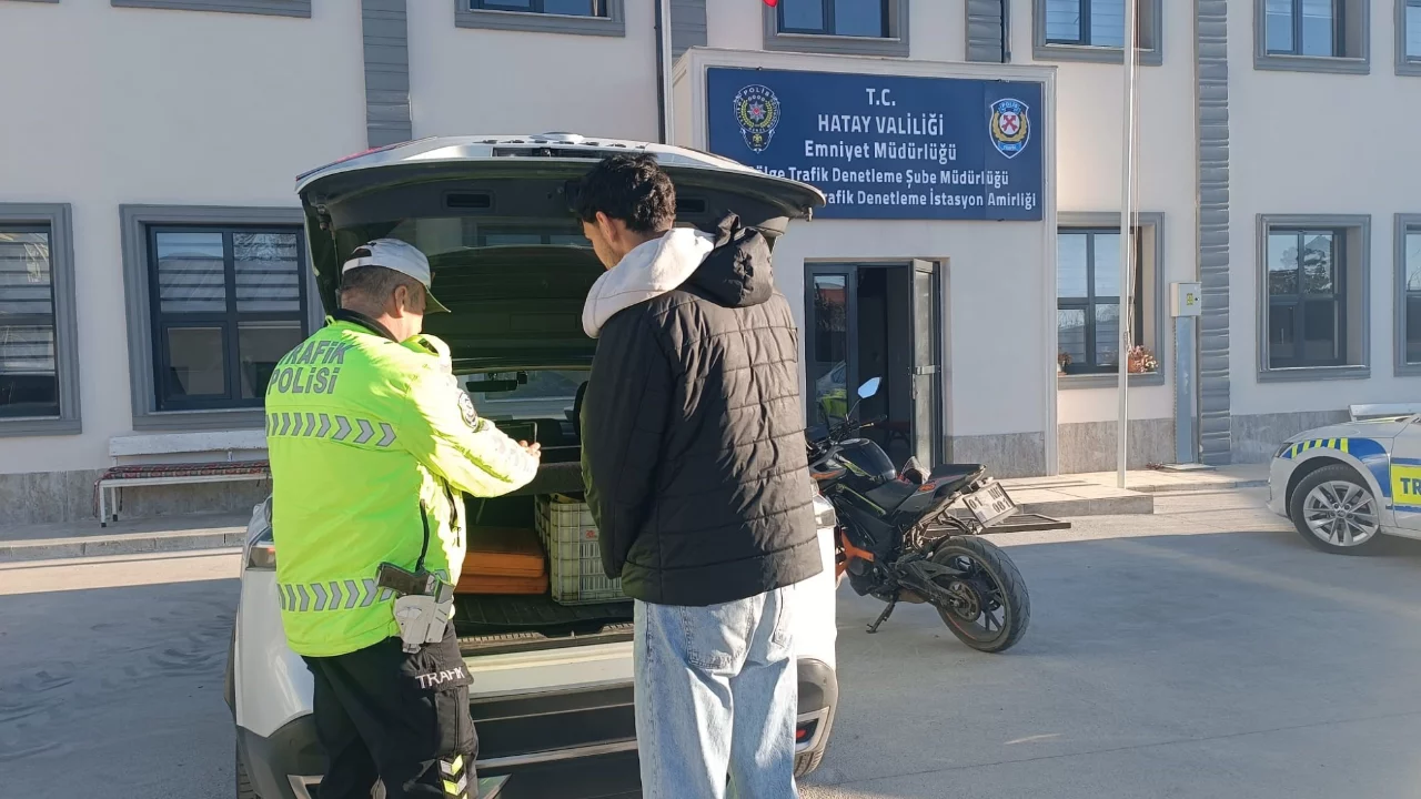 Paylaşım yapmak i&ccedil;in trafiği tehlikeye attı