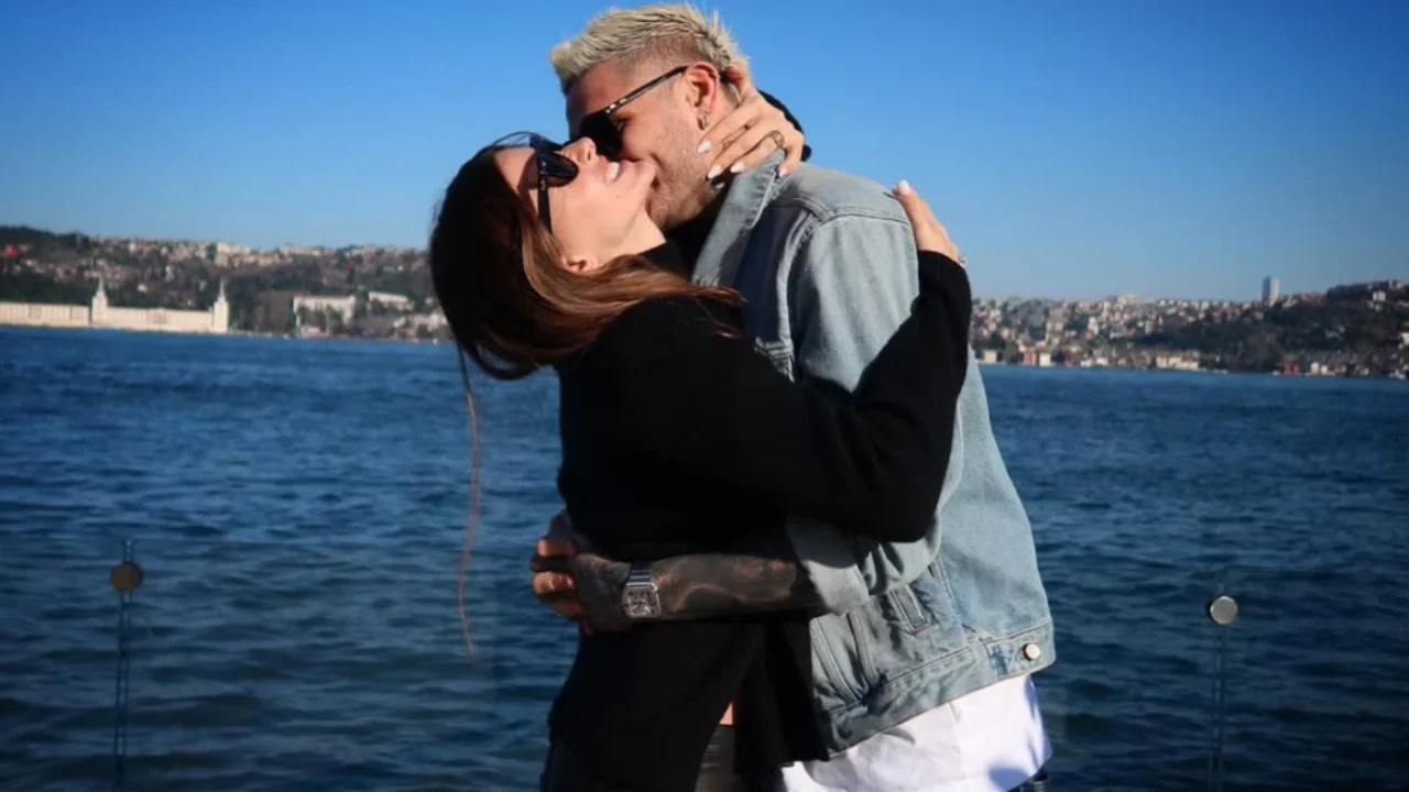  Mauro Icardi ve China Suarez, Arnavutköy Sahili'nde aşka geldi 