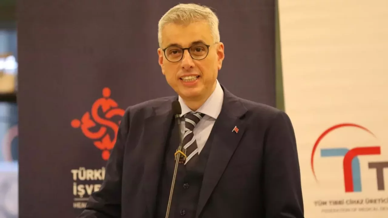 Sağlık Bakanı Memişoğlu: 'Yerli &Uuml;retimi Destekliyoruz'
