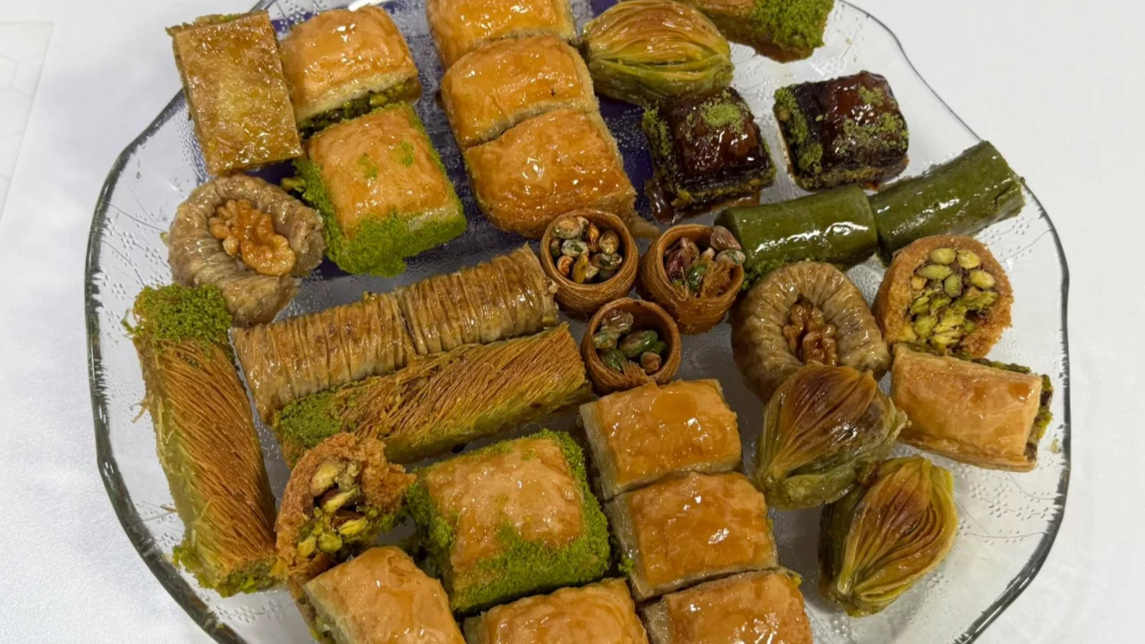 Bursa'da baklavada fıstık krizi! Kilosu 2 bin 200 TL'ye dayandı...  