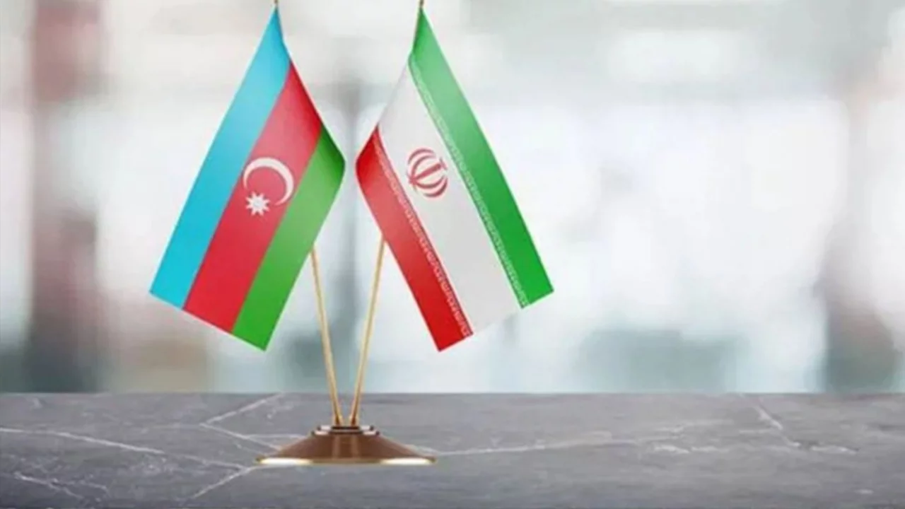 Azerbaycan, İran sınırından yük araçlarının hareketini geçici olarak askıya aldı 