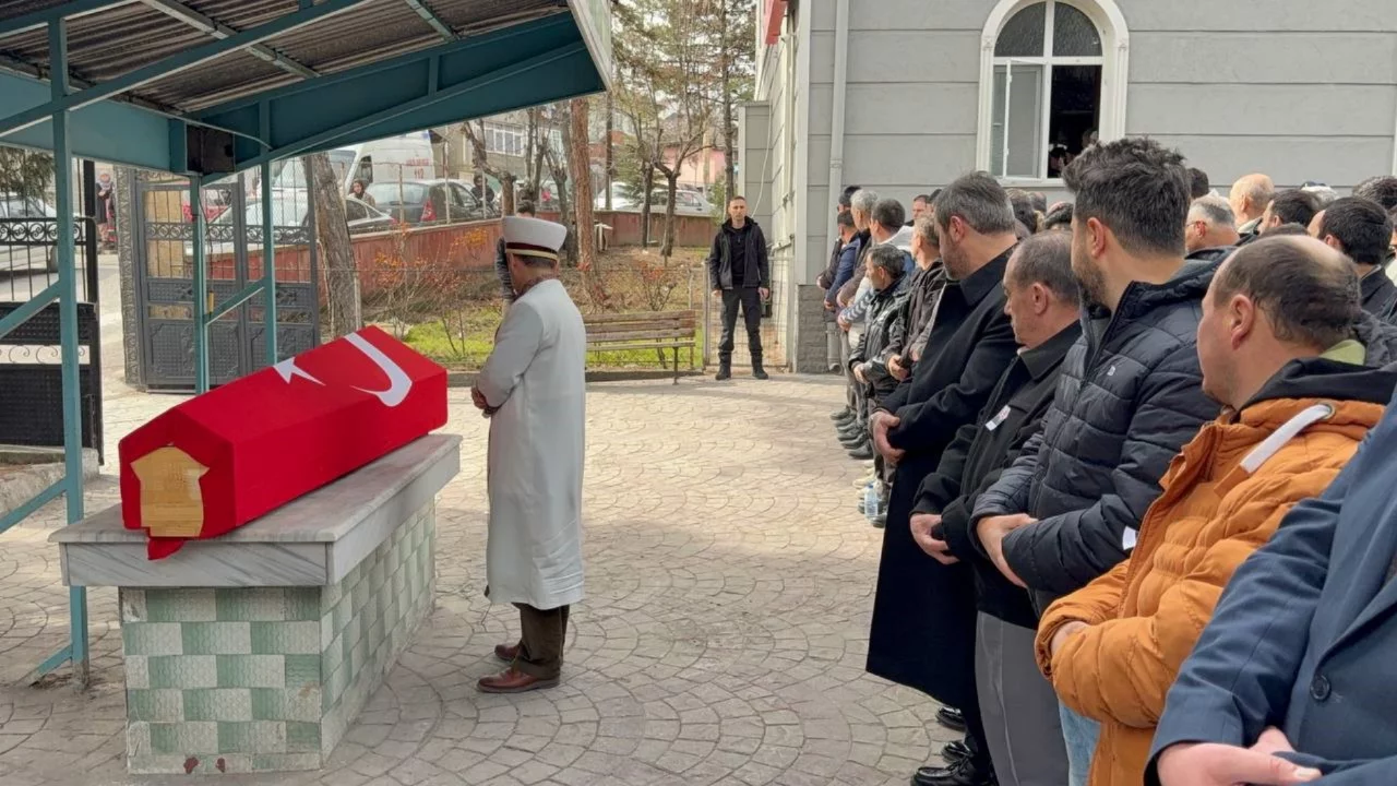 Beylik tabancasıyla intihar eden askeri personel Karabük'te toprağa verildi