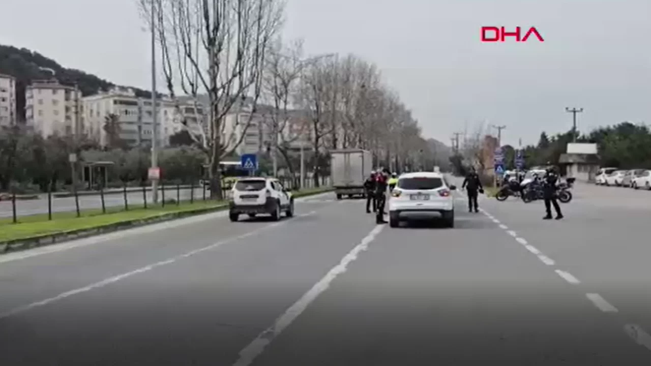 Bursa'da ramazan tedbirleri kapsamında trafik uygulaması yapıldı 