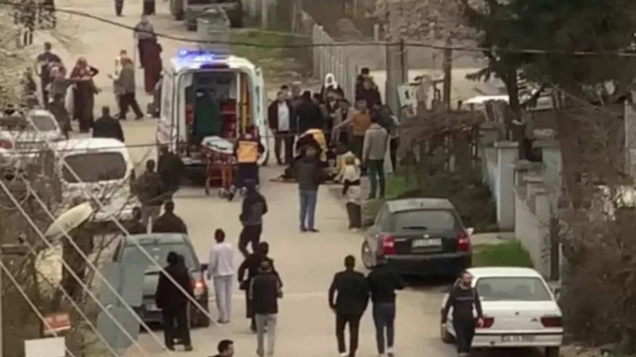 Düzce'de silahlı kavga: 2'si silahla 3 yaralı