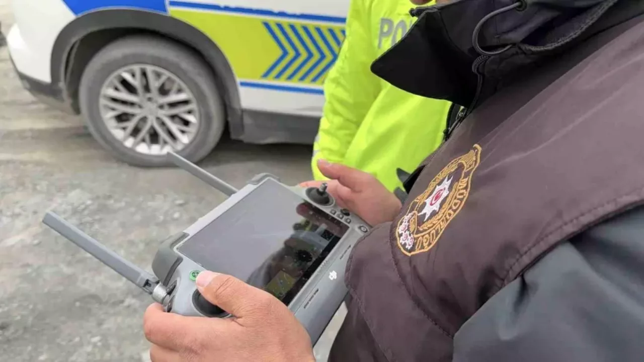 Arnavutköy'de drone destekli trafik denetimi: Ceza üstüne ceza yağdı