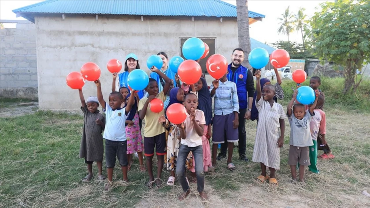 Türkiye Diyanet Vakfı, Tanzanya'daki yardım yapıyor