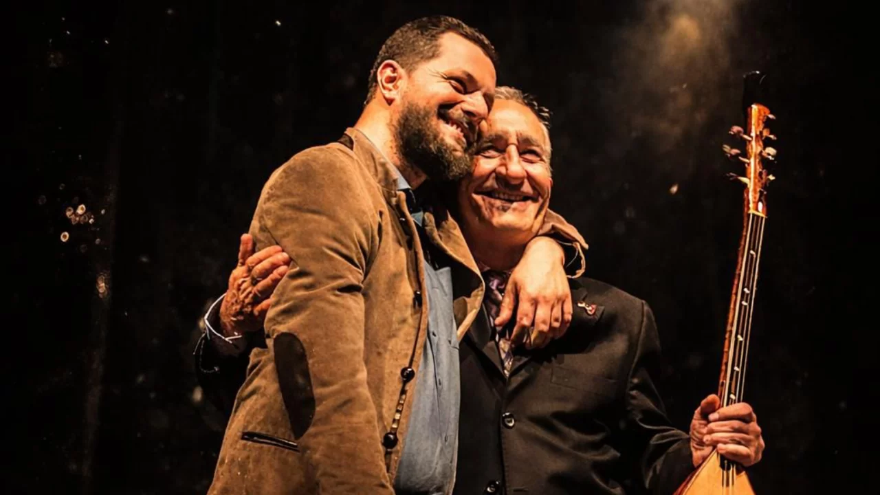 Sanatçı Mahmut Cemal Sari'dan babasına en anlamlı hediy...